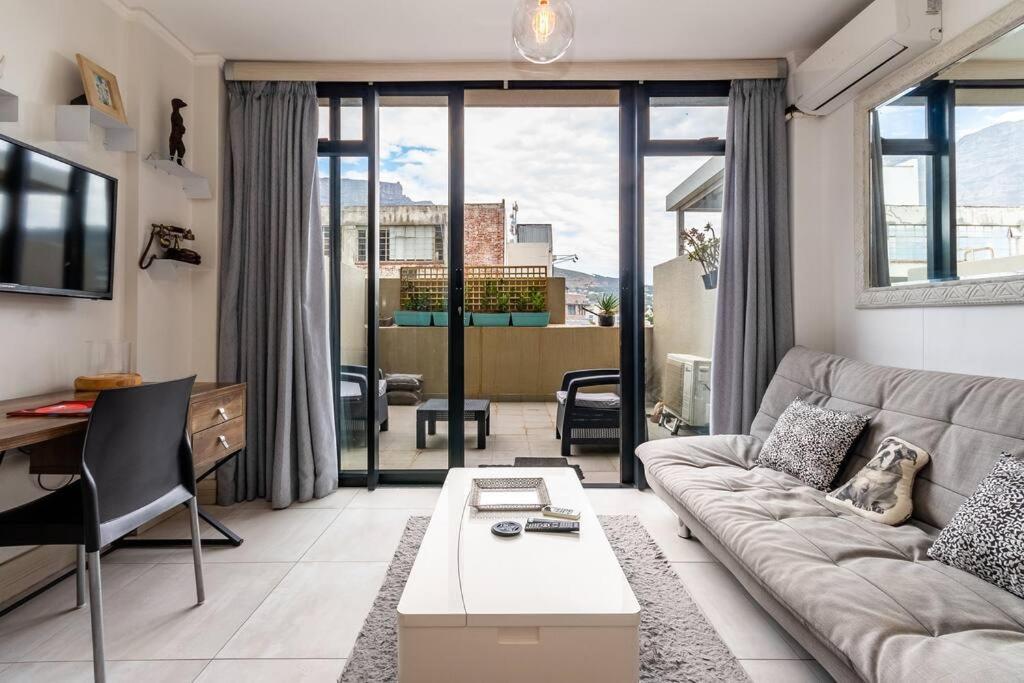 Four Seasons 818- Spacious Cbd Studio - Onsite Parking, Gym & Rooftop Pool Apartment Cape Town Luaran gambar