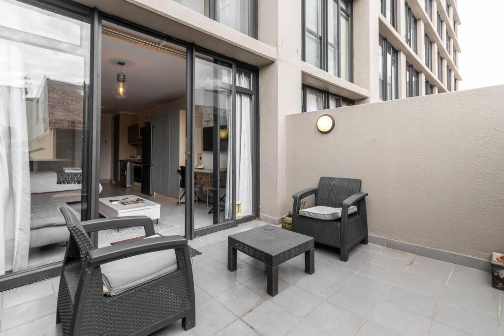 Four Seasons 818- Spacious Cbd Studio - Onsite Parking, Gym & Rooftop Pool Apartment Cape Town Luaran gambar